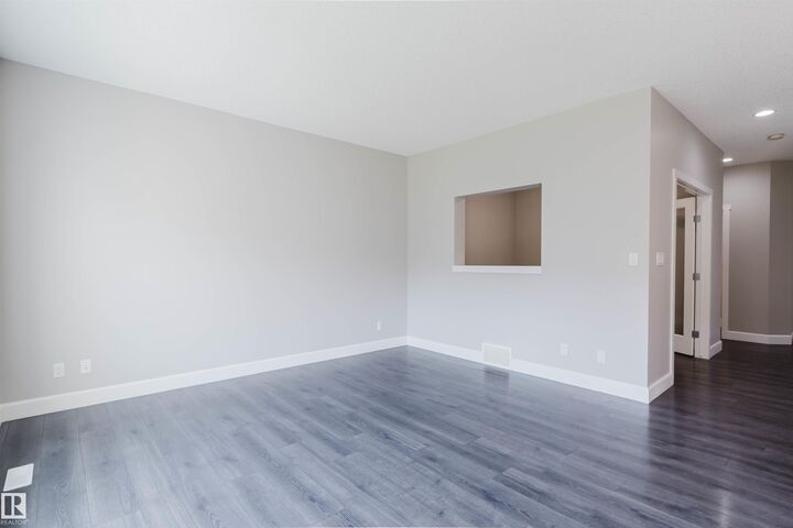 Property Photo:  2839 Koshal Crescent SW  AB T6W 3J7 