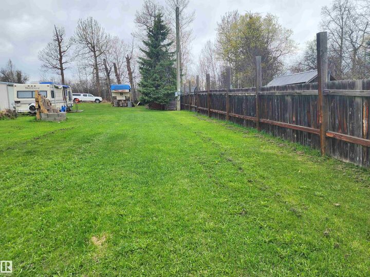 612 1 Avenue — photo 1