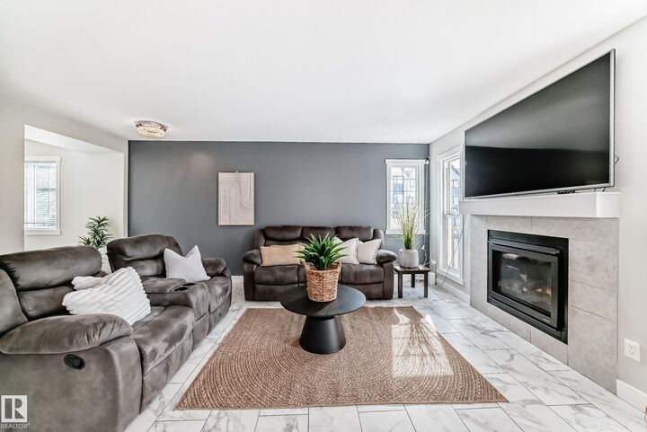 Property Photo:  4404 6 Street NW  AB T6T 0Z8 