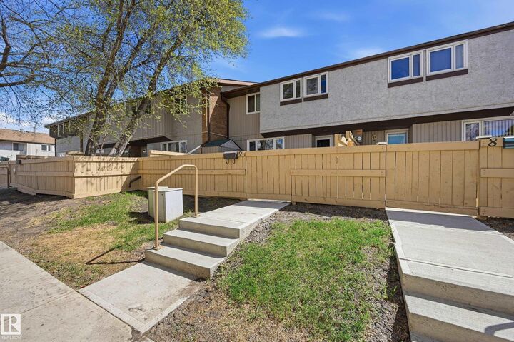 Property Photo:  8020 141 Avenue NW 9  AB T5C 2N9 