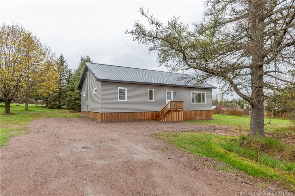 Property Photo:  30 Harris Drive  NB E4L 3X6 
