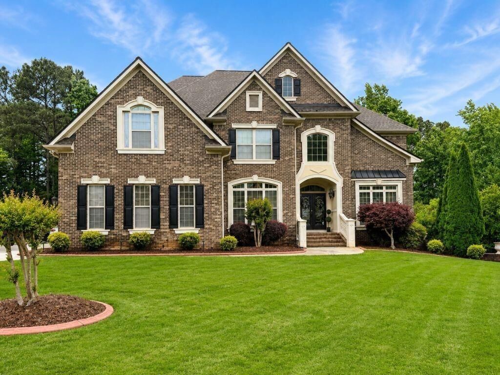 Property Photo:  818 Treeline Drive SE  GA 30094 