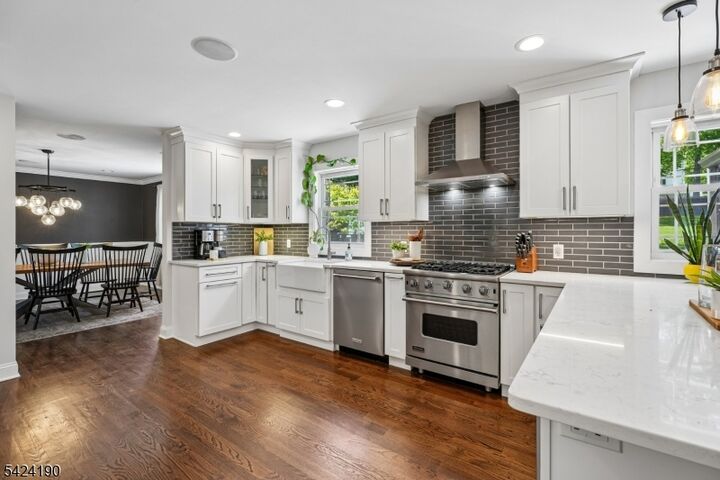 Property Photo:  7 N Wyoming Ave  NJ 07079 