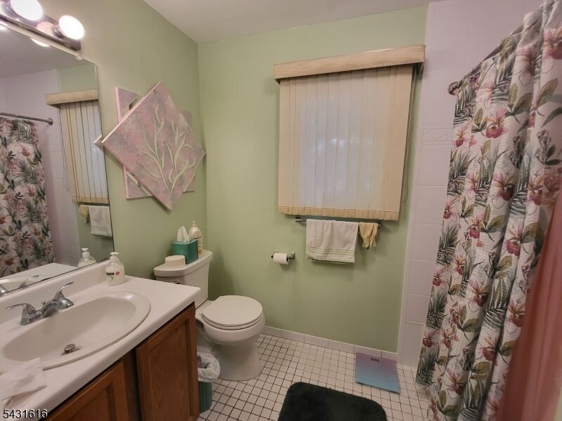 Property Photo:  2 Grand Ave 4  NJ 07506 