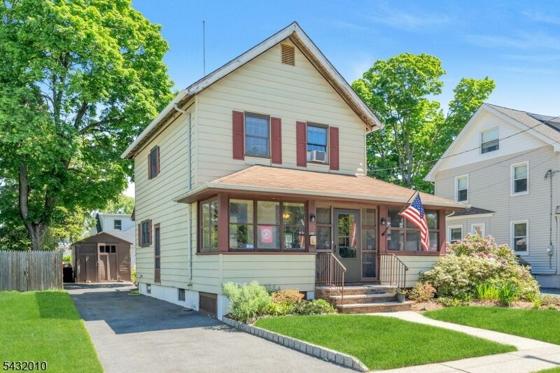 Property Photo:  52 Terrace Ave  NJ 07662 