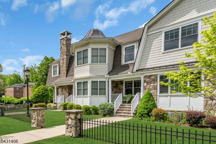 Property Photo:  4 Foley Sq 4A  NJ 07974 