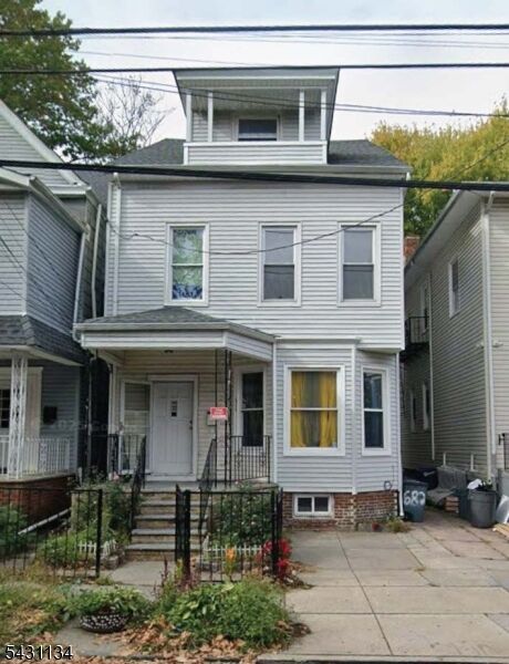 Property Photo:  686 E 25th St  NJ 07504 