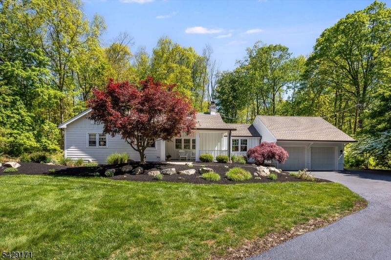 Property Photo:  3 Laurel Pl  NJ 07930 