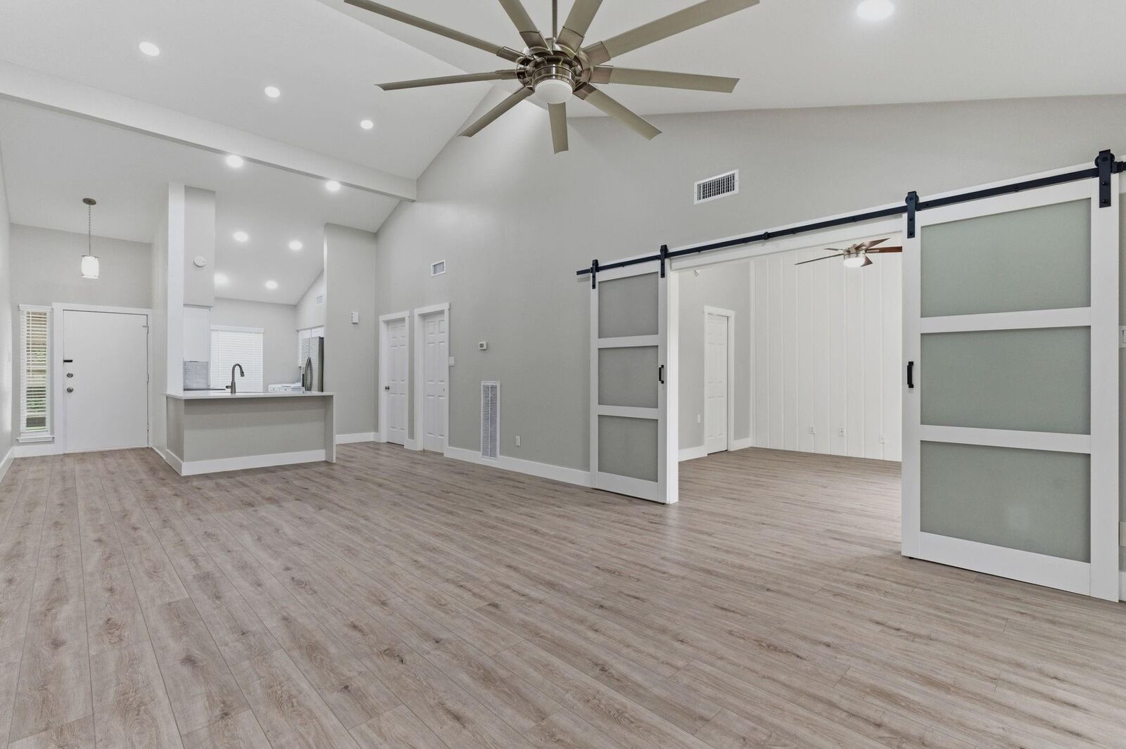 Property Photo: 186 April Point Drive N TX 77356