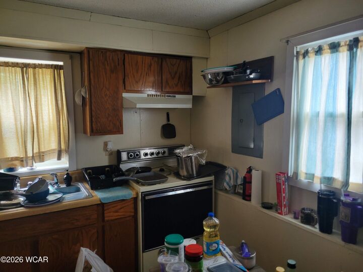 Property Photo: 203 E High Avenue OH 45810