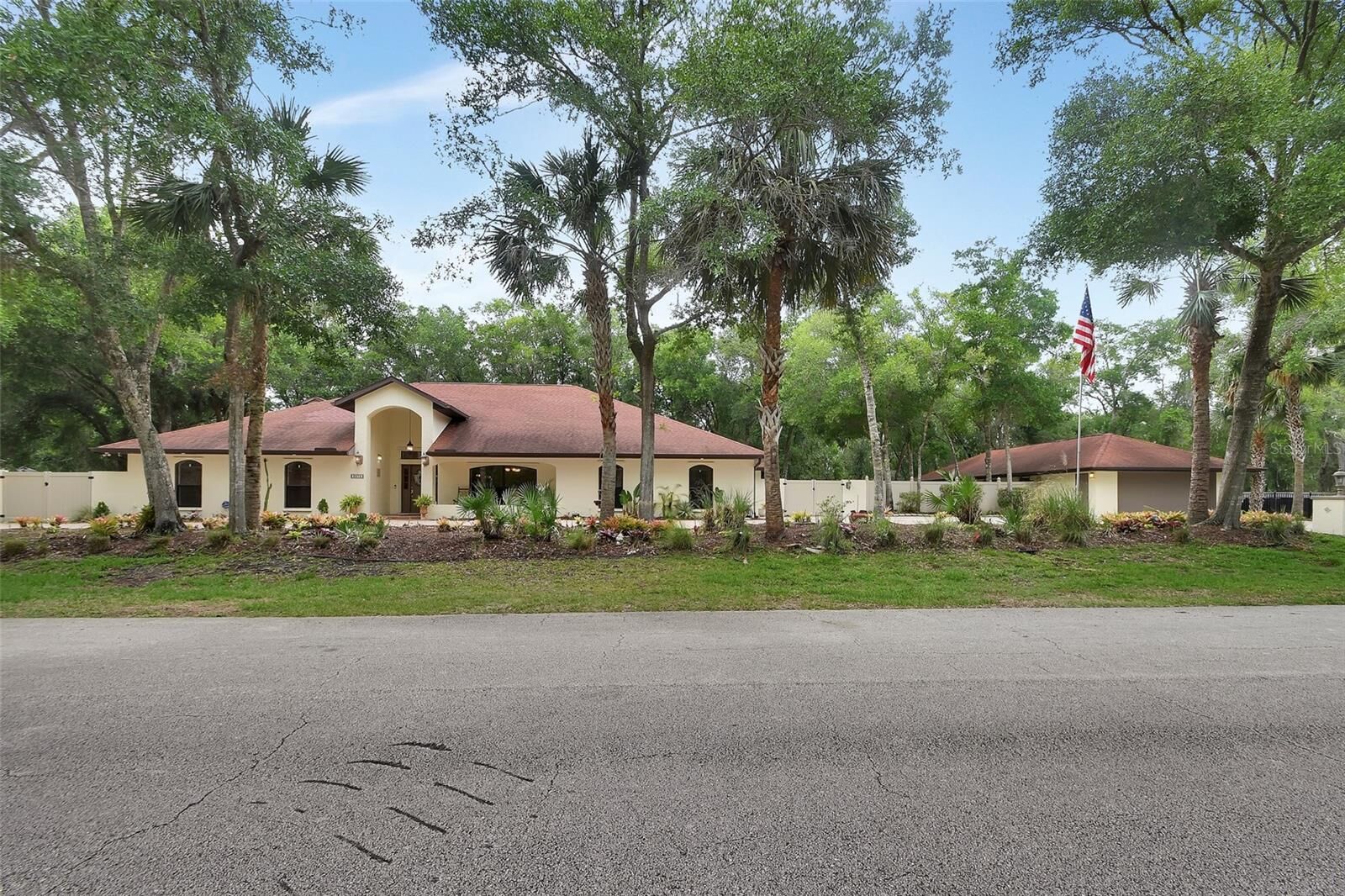 Property Photo:  2575 Glen Drive  FL 32168 