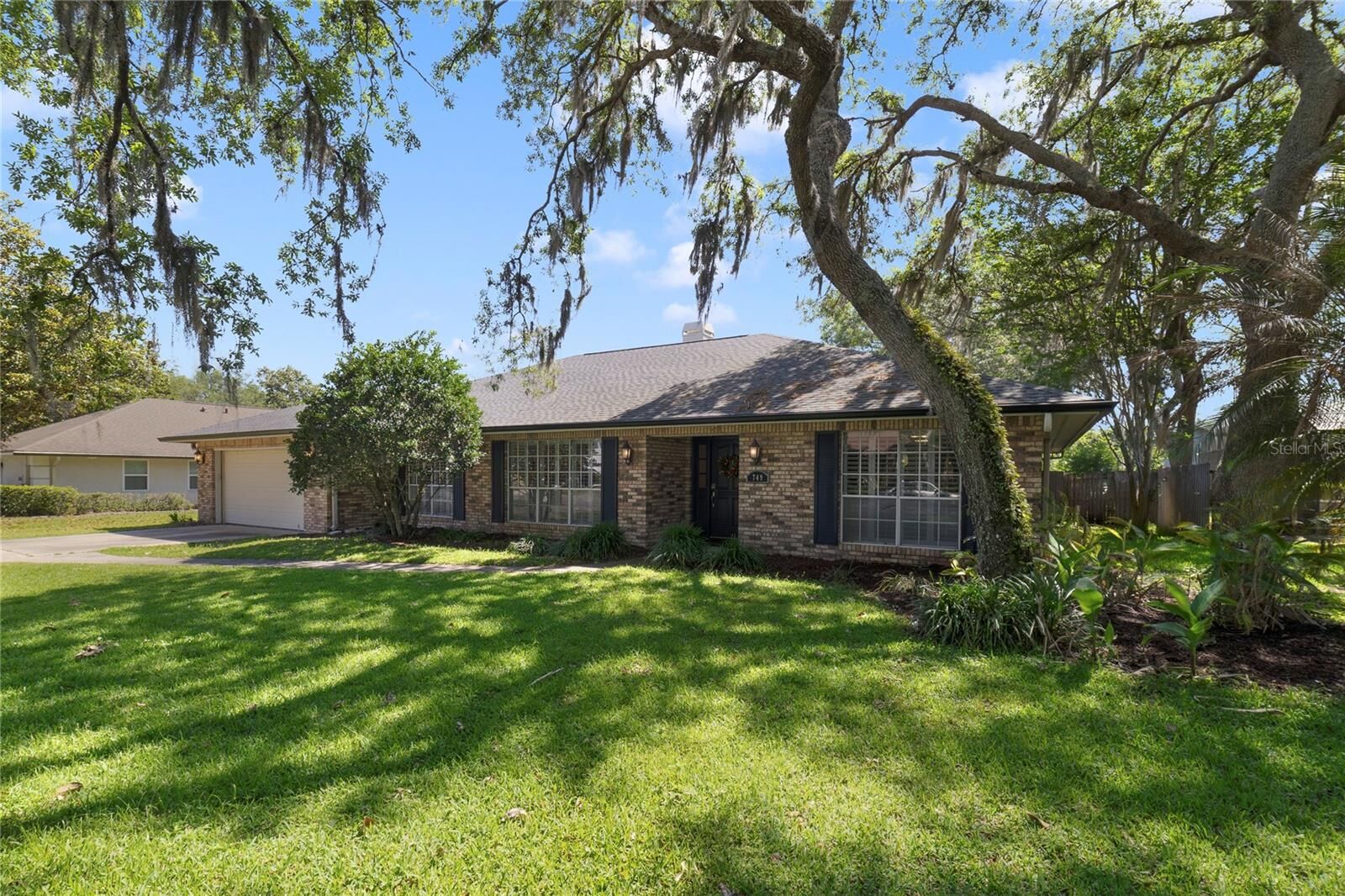 Property Photo: 749 Willow Run Lane FL 32708