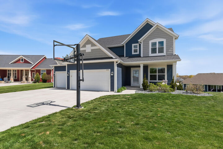 Property Photo:  1650 Spruce St  WI 53074 