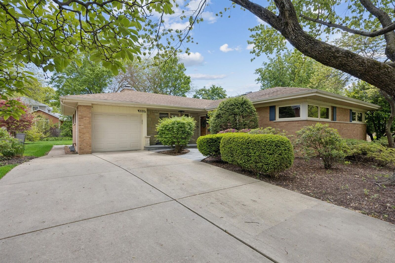 Property Photo: 5313 Caroline Avenue IL 60558