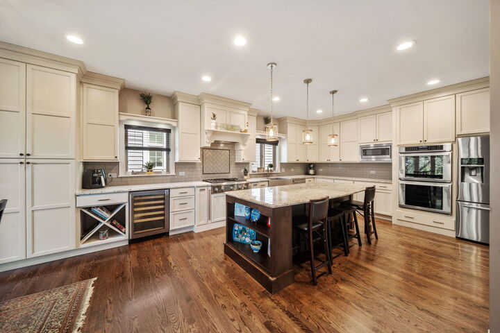 Property Photo:  404 Grand Boulevard  IL 60068 