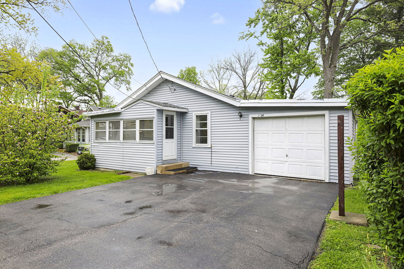 Property Photo:  
