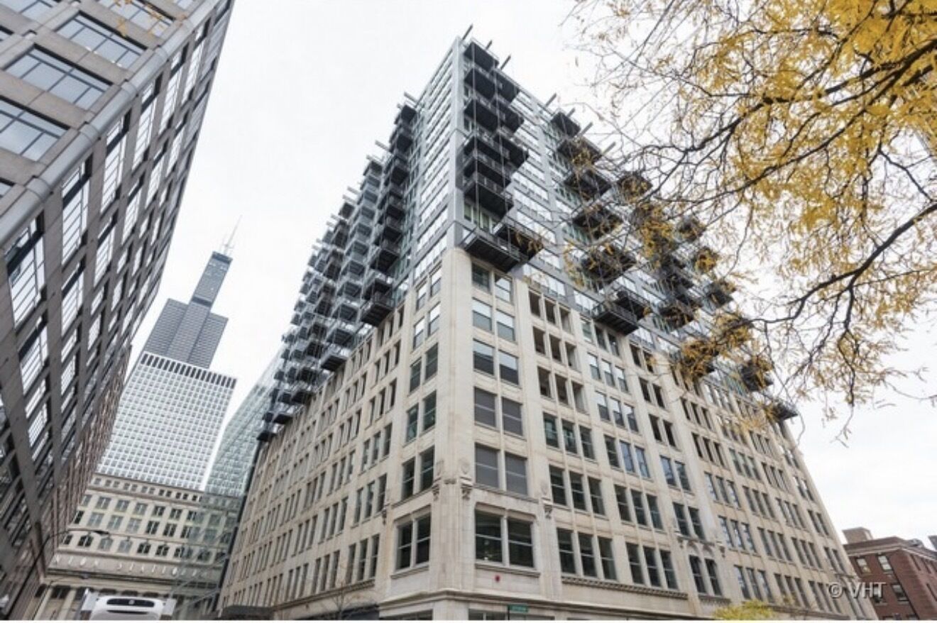 Property Photo:  565 W Quincy Street 1201  IL 60661 