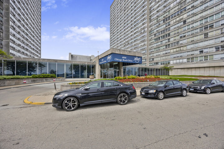 Property Photo:  4800 S Chicago Beach Drive 1910S  IL 60615 