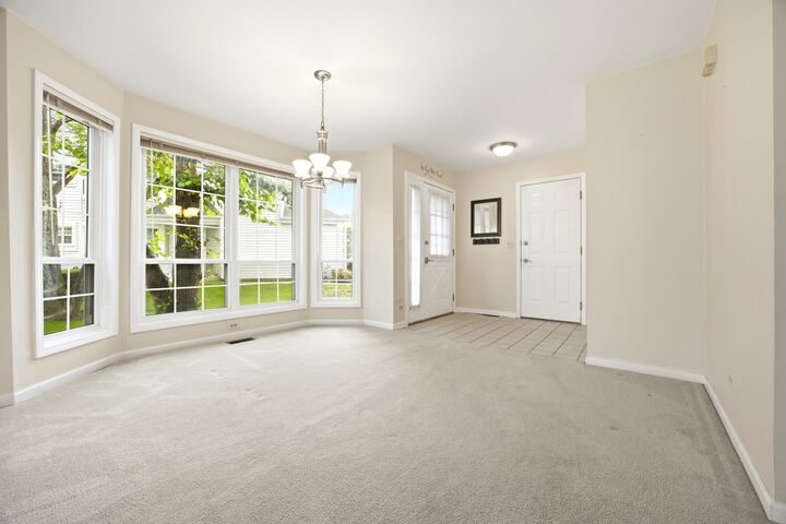 Property Photo: 325 Stillwater Court IL 60084