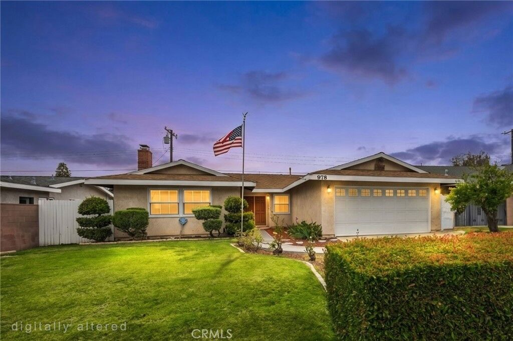 Property Photo:  978 Orangewood Drive  CA 92821 