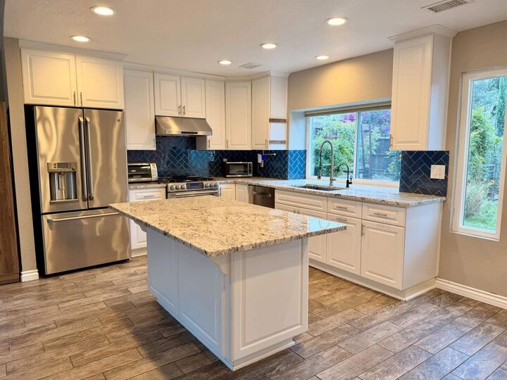 Property Photo:  2307 Fair Oak Court  CA 92026 