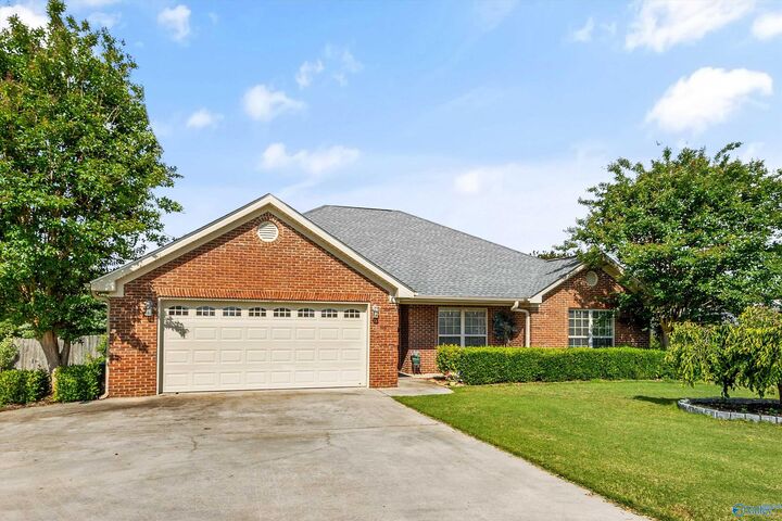 Property Photo:  27920 Trotters Lane  AL 35613 