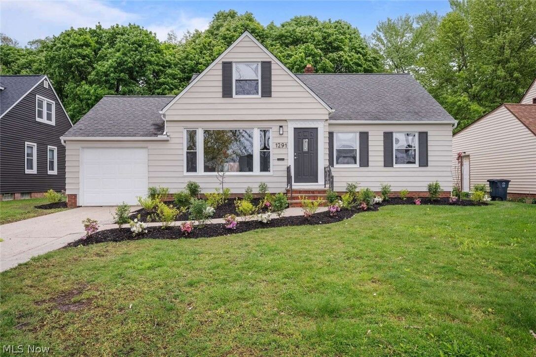 Property Photo: 1291 Haverston Road OH 44124