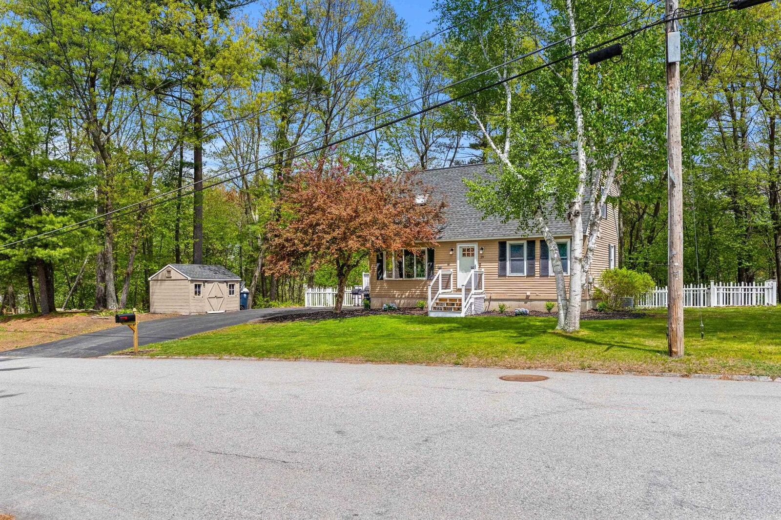 Property Photo:  29 Hazel Avenue  NH 03062 