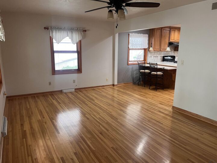 Property Photo: 2313 S Clinton St IA 51106