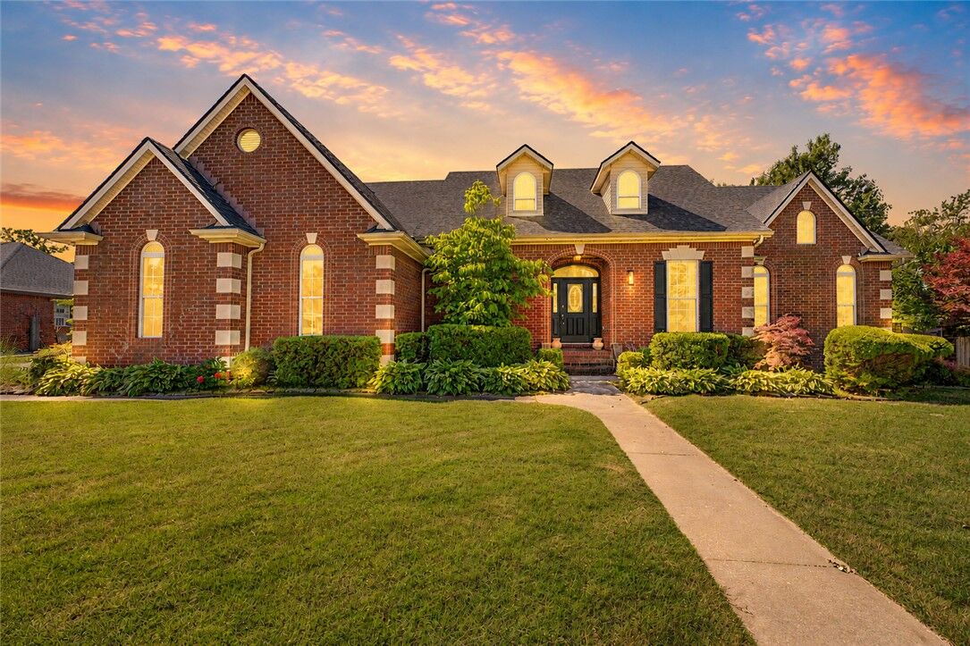 Property Photo:  1210 W Sumac Street  AR 72756 
