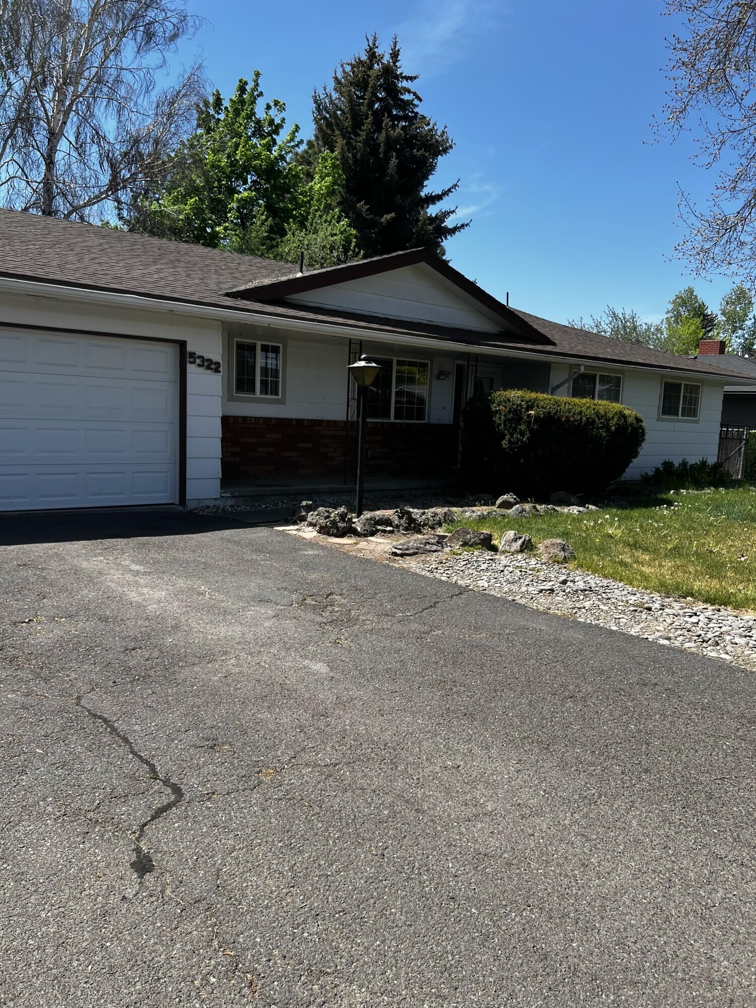Property Photo:  5322 Mazama Drive  OR 97603 