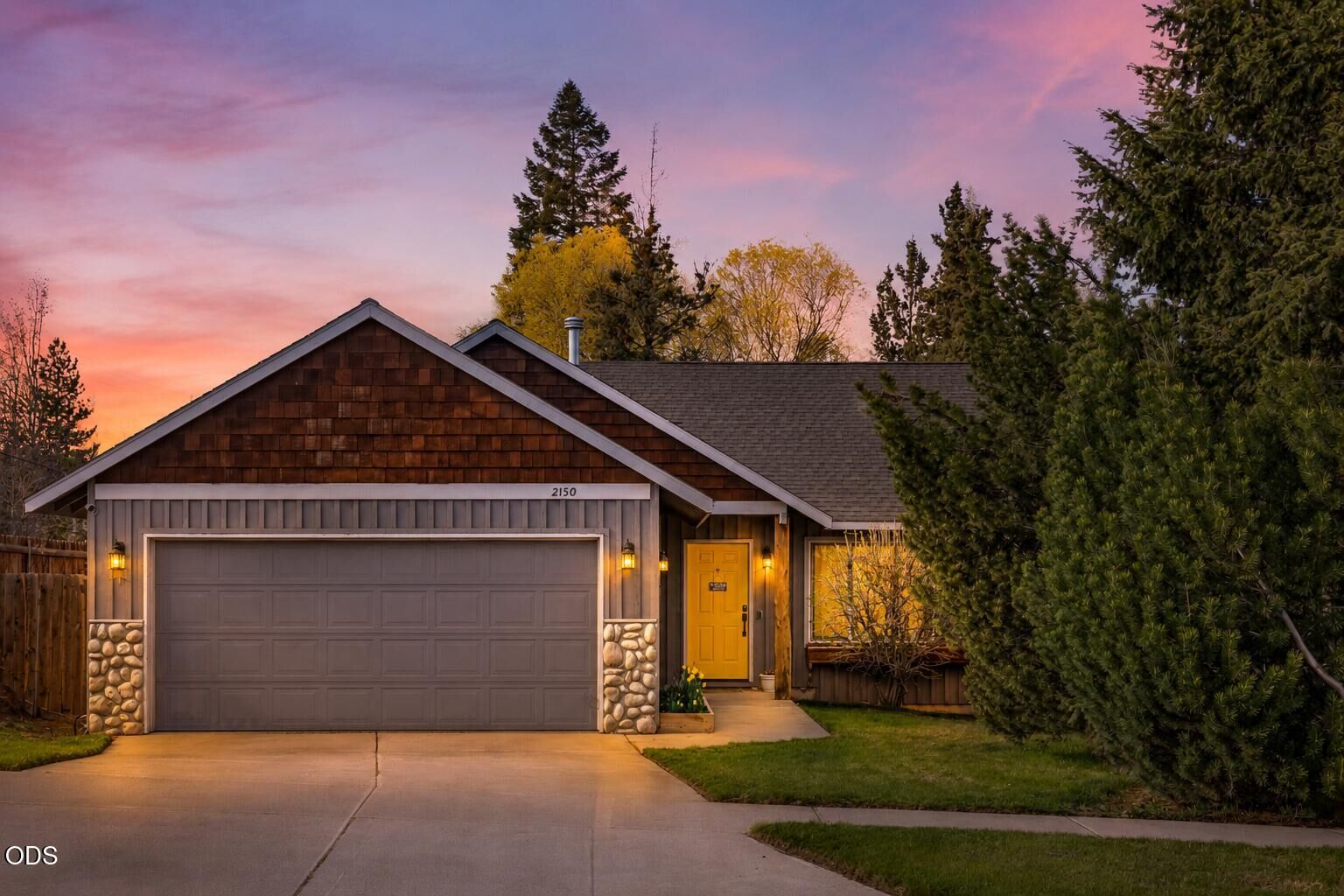 Property Photo: 2150 NE Castle Avenue OR 97701