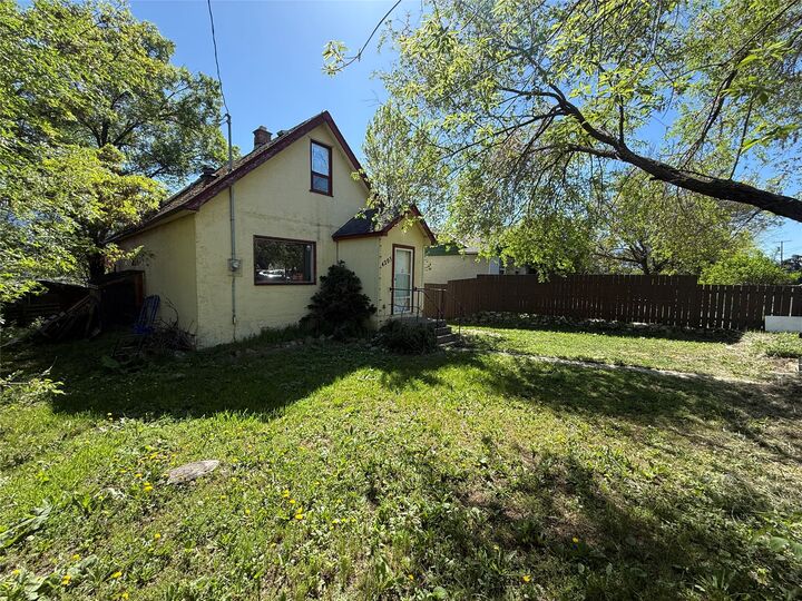 Property Photo: 4203 34 Street BC V1B 3A7