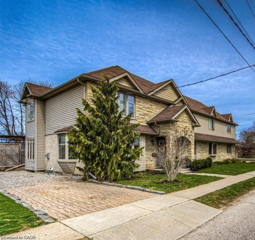 Property Photo:  716 Westminster Drive S Lower  ON N3H 1V2 