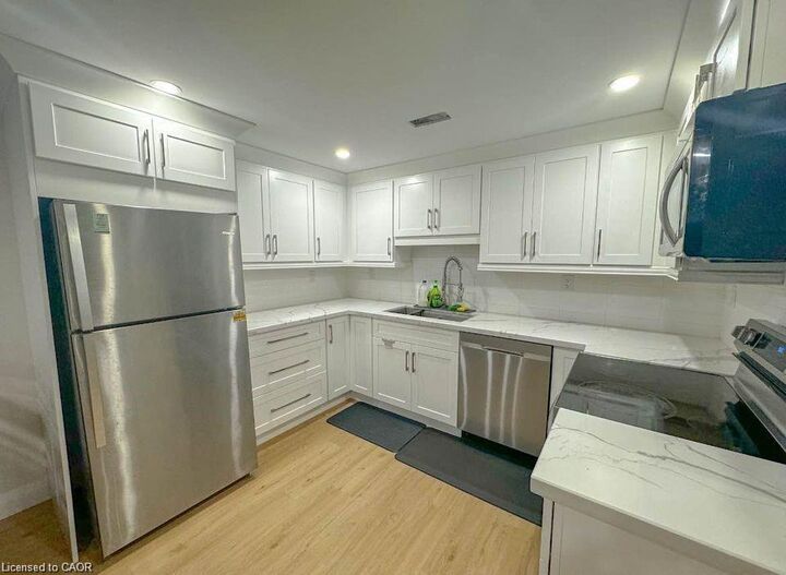 Property Photo:  22 Hebel Place Lower  ON N2G 3J4 