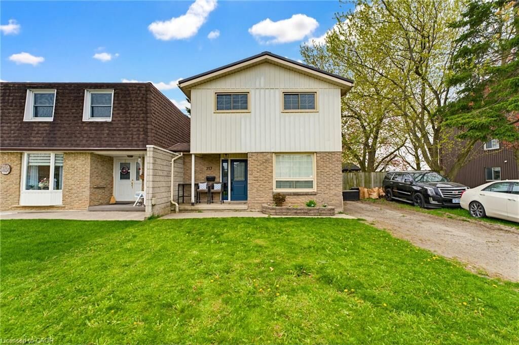 Property Photo:  217 Willow Street  ON N5A 6X6 