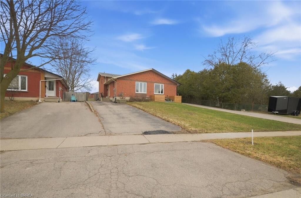 Property Photo:  7 Forest Drive  ON N3L 3L2 