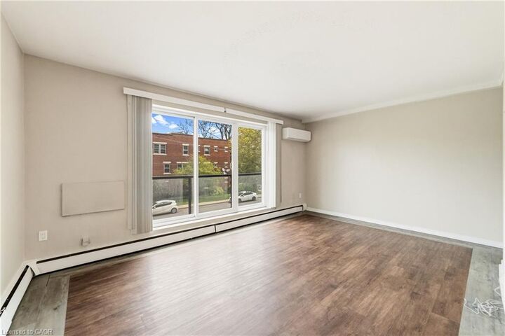 Property Photo:  326 Hunter Street E 203  ON L8N 1N6 
