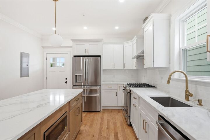Property Photo:  13 Langmaid Ave 3  MA 02145 