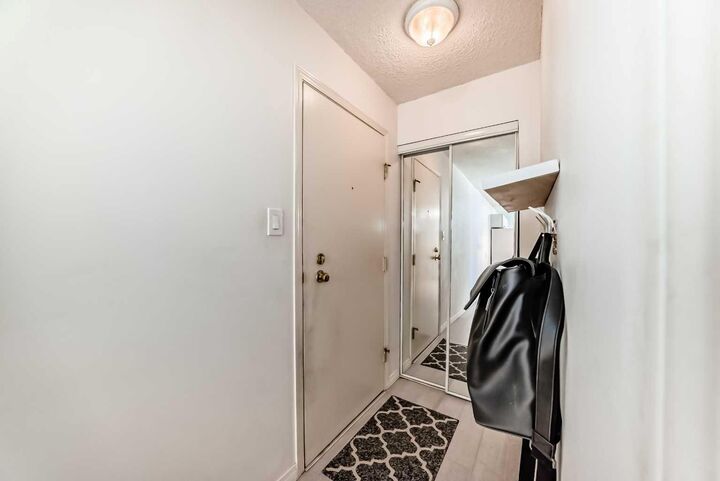 Property Photo:  317 14 Avenue SW 304  AB T2R 0M4 