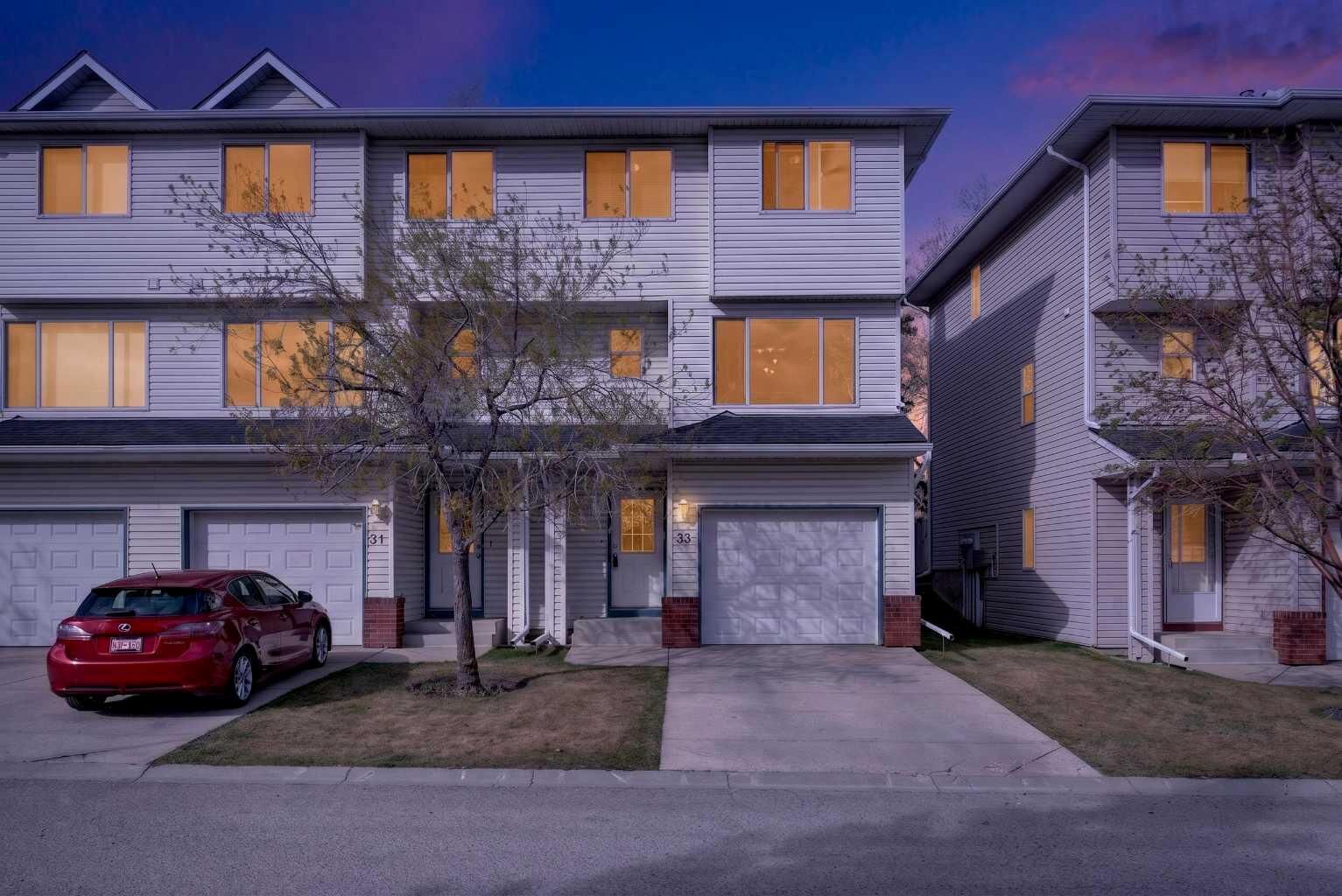 Property Photo:  33 Harvest Oak Circle NE  AB T3K 4S6 