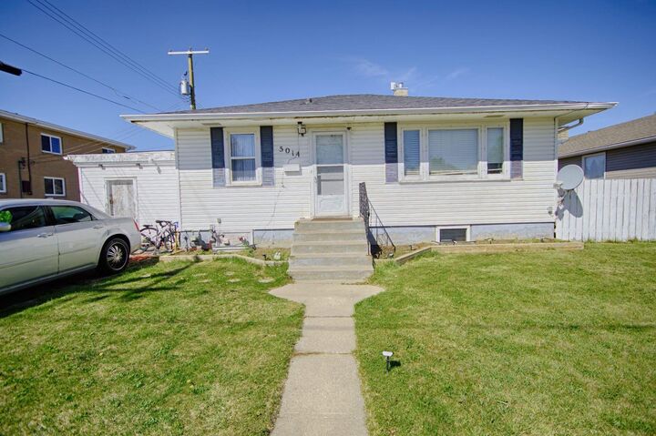 Property Photo:  5014 48 Street  AB T1G 1H1 