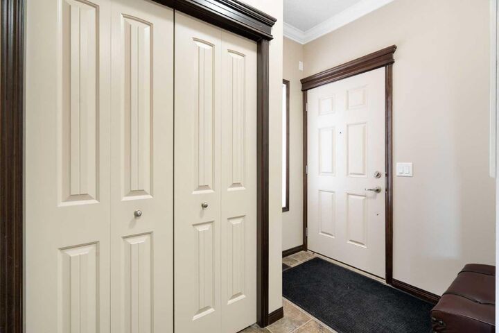 Property Photo:  196 Nolanfield Way NW  AB T3R 0M4 