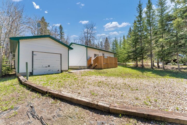 Property Photo:  309 4 Avenue  AB T0J 1C0 