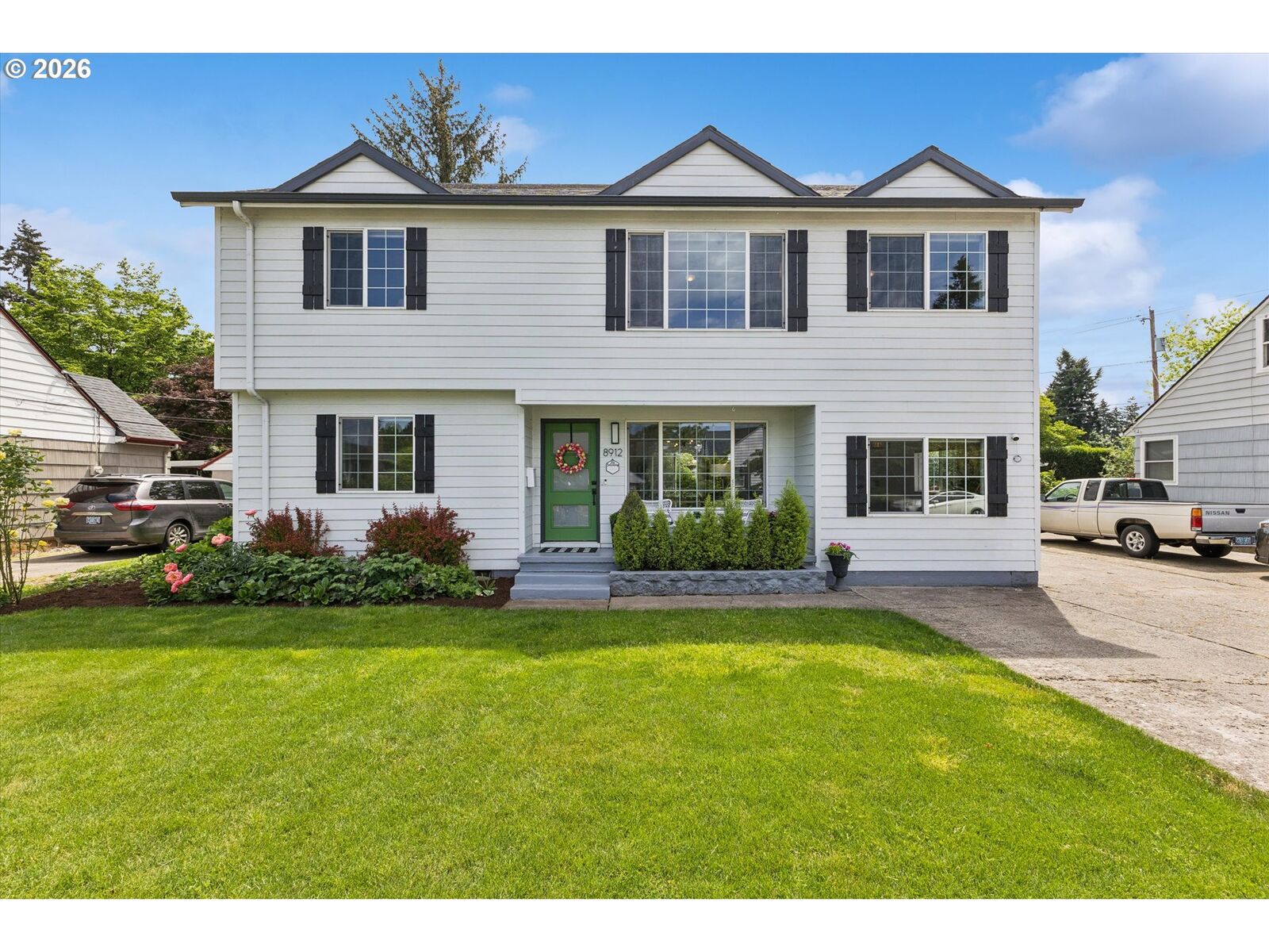 Property Photo:  8912 SE Stephens St  OR 97216 