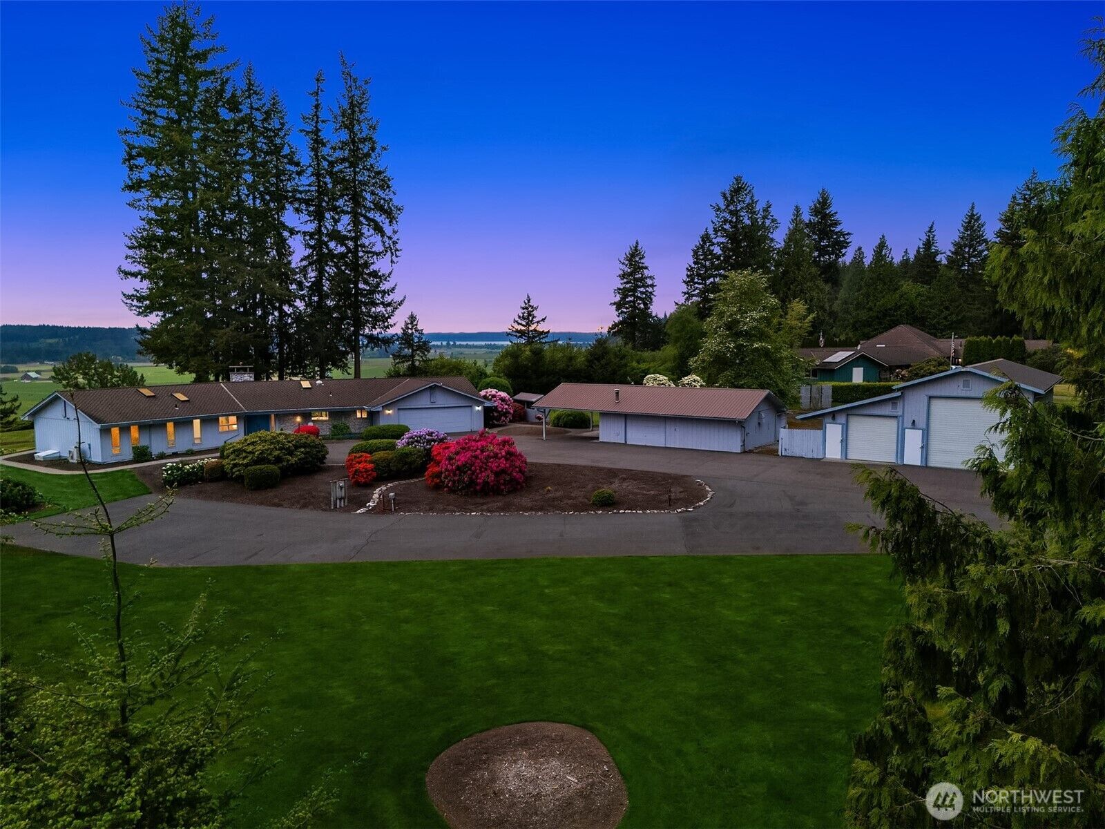 Property Photo: 1320 Silver Springs Way WA 98292