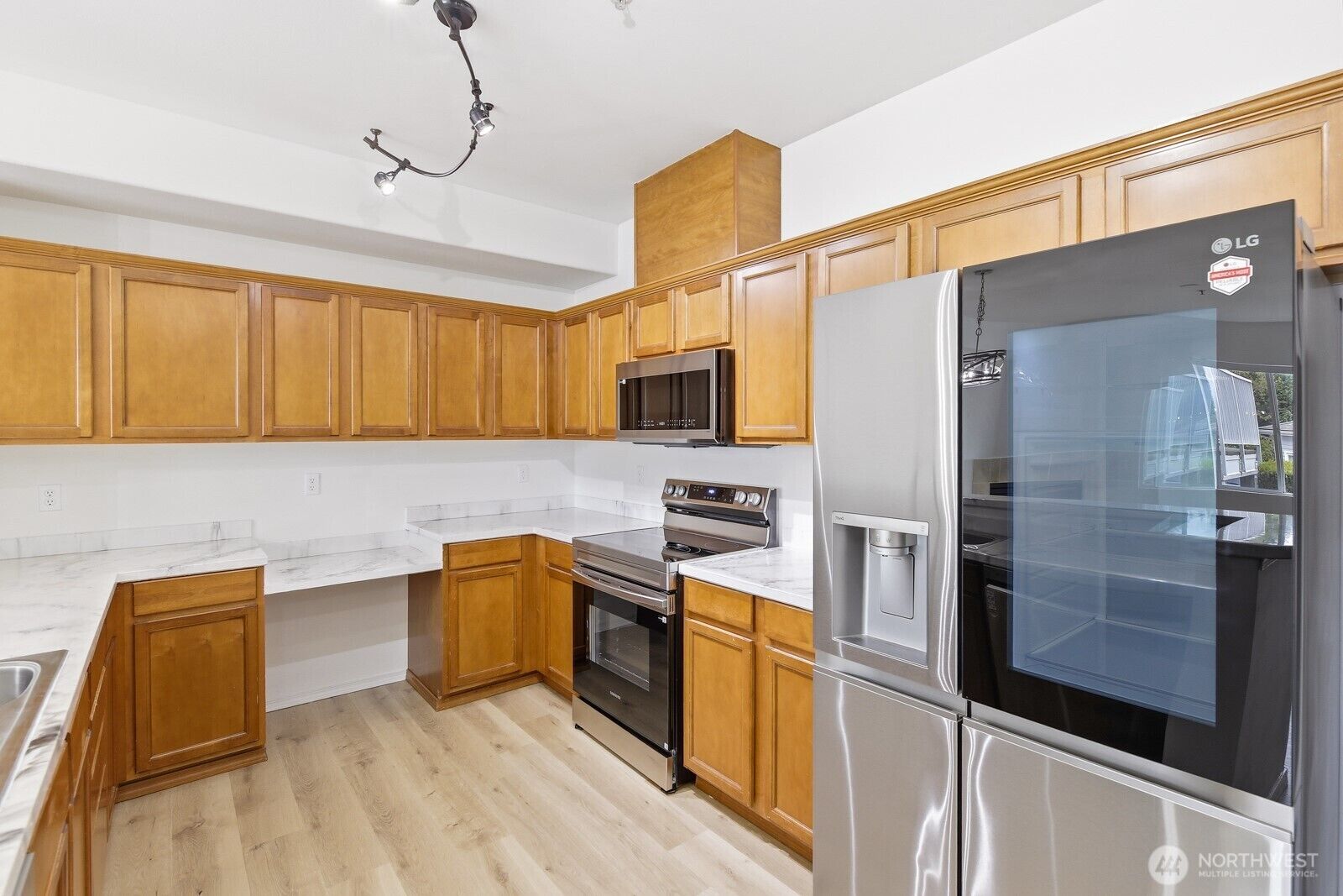 Property Photo:  14915  38th Drive SE Hh1028  WA 98012 
