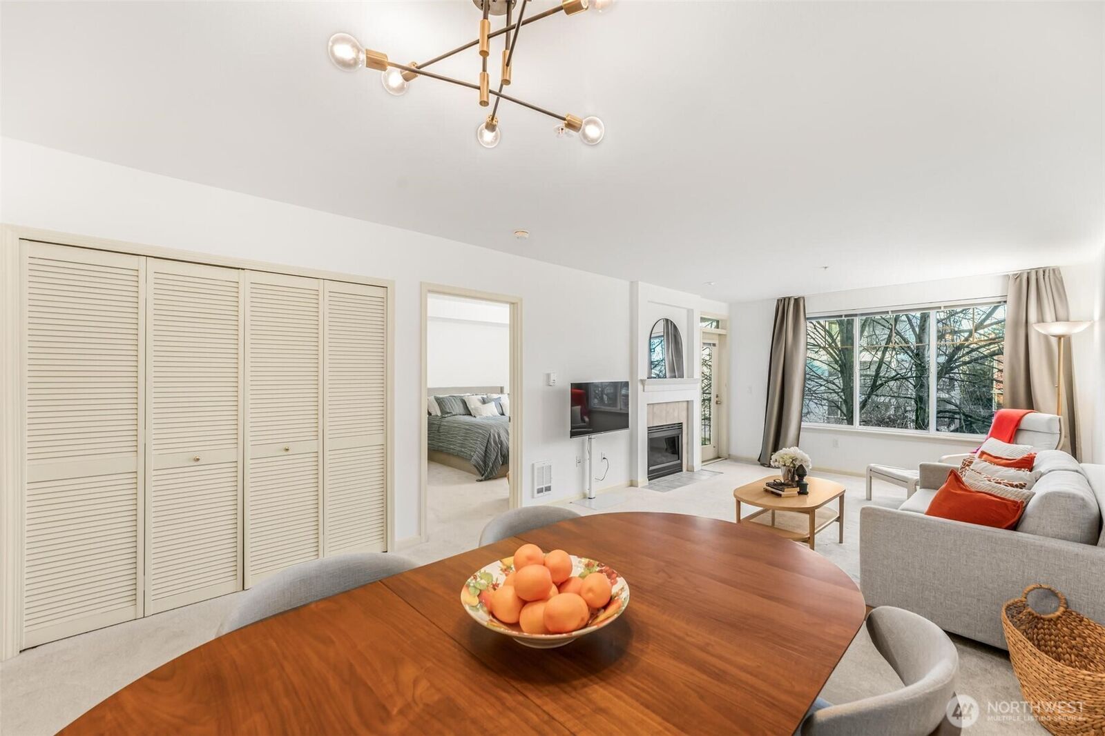 Property Photo: 1525 NW 57th Street 302 WA 98107