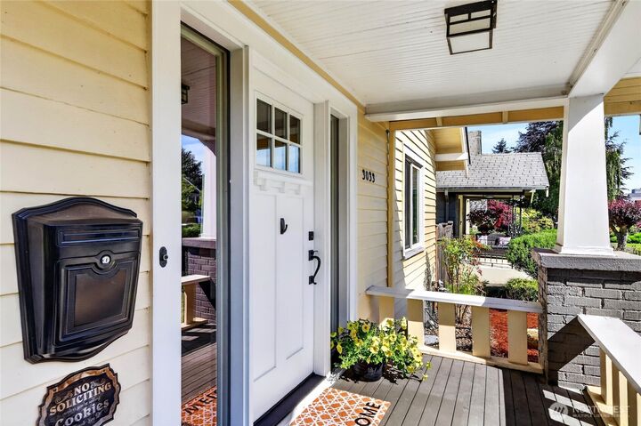 Property Photo:  3033  44th Avenue SW  WA 98116 