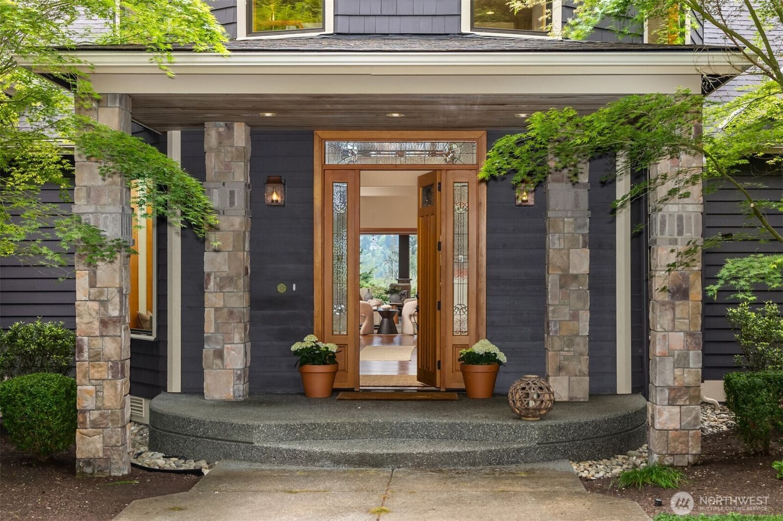 Property Photo:  5976 NE Whitmore Way  WA 98110 